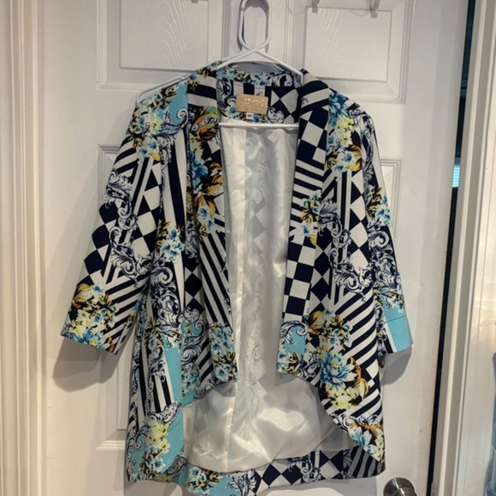 Alberto Makali Blue and White Patterned Blazer